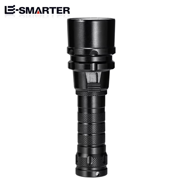ESMARTER Professionelle Unterwassertaschenlampe mit LED und 18650 Akku, IP68 Wasserdicht, Schwarz - Bild 2
