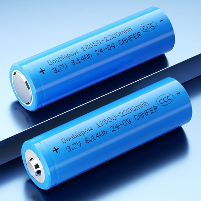 DOUBLEPOW Lithium-Ionen Akku Icr18650 in Blau, 3,7 V, 2200 mAh - Bild 1