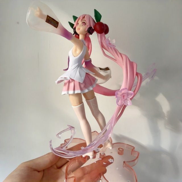 Bandai Miku Hatsune Anime-Figur Sakura Rosa Rock Prinzessin, PVC-Puppe - Bild 1