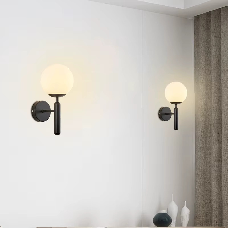 OSABO Moderne Hängelampe in Kugelform aus PVC und Messing in Schwarz und Weiß für Wohnzimmer, Esszimmer und Schlafzimmer - Bild 2