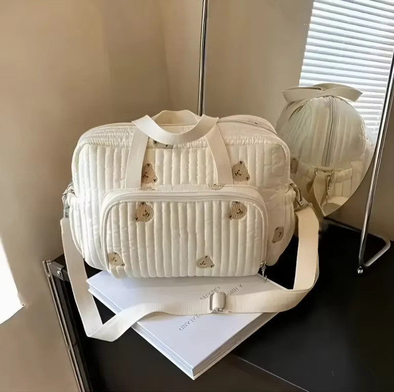 DDAXMM Messenger Crossbody-Wickeltasche aus Textil mit Bären- und Tulpen-Stickerei in Beige und Weiß inklusive Kinderwagenclip - Bild 3