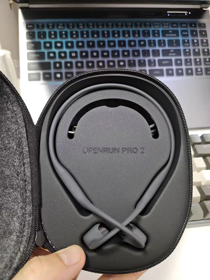 Shokz OpenRun Pro 2 S820 Knochenleitungs-Kopfhörer Open-Ear Sport-Funkkopfhörer mit Dualpitch 3D-Sound und IP55 Wasserdichtigkeit - Bild 3