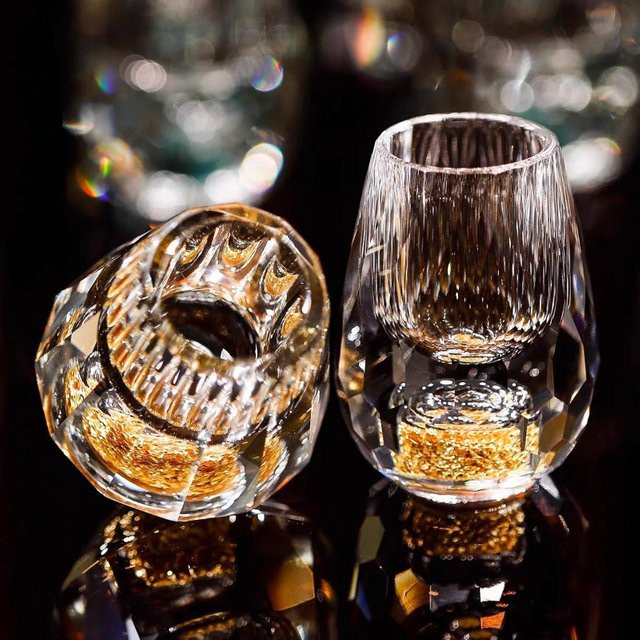 Transparentes Shot-Glass-Set mit Goldfolie und geometrischem Design für Baijiu und Spirituosen - Bild 1