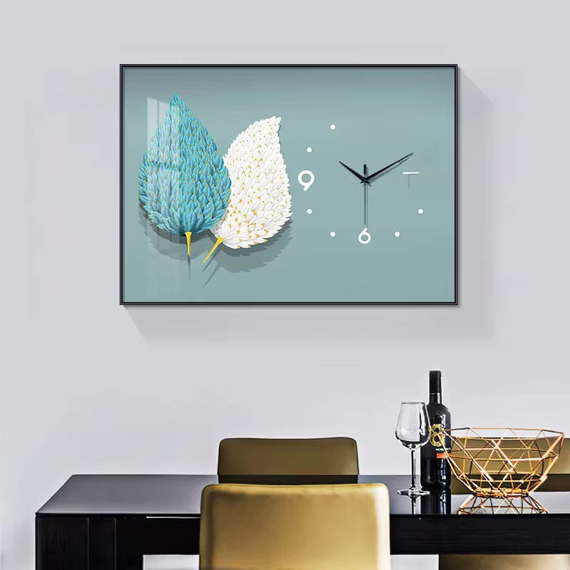 Moderne abstrakte Wanduhr aus Metall in Blau mit Quarzwerk und rechteckigem Design für dein Wohnzimmer oder Schlafzimmer - Bild 2