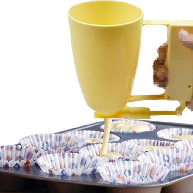 CosyHome Manueller Donut Maker aus Kunststoff in Beige für DIY Krapfen und Waffelkuchen, B/T/H: 14,5 x 9,0 x 1,0 cm - Bild 1