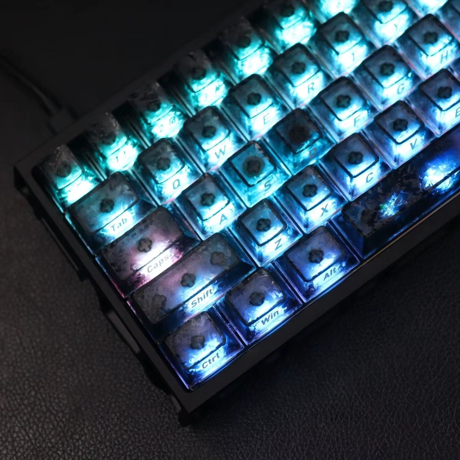Carbon-Fiber Tastenkappen Set mit 132 Tasten aus PBT in Weiß und Transparent mit seitlicher Bedruckung für mechanische Tastaturen und magnetische Schalter im Originalprofil - Bild 1