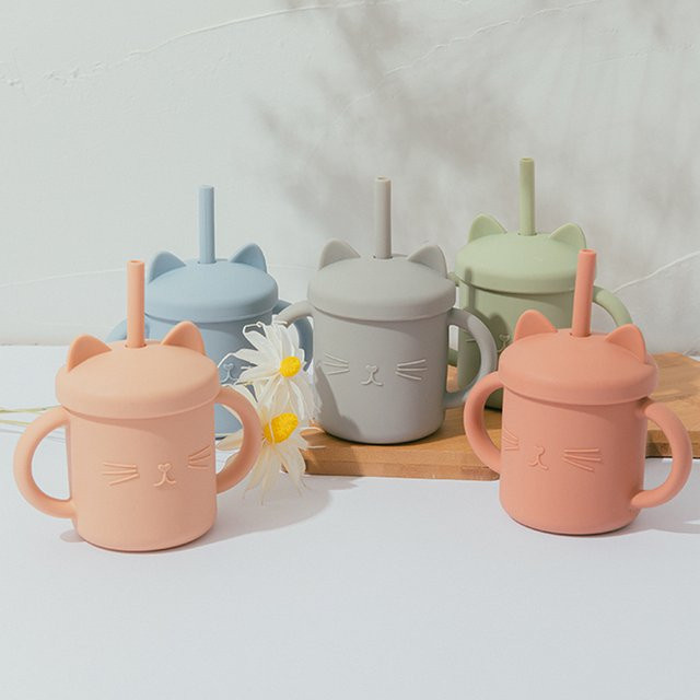 Auslaufsichere Baby Silikon Trinklernbecher mit Strohhalm und Doppelgriff im Katzen-Design, BPA-frei, Pink - Bild 1