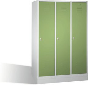 C+P Umkleidespind Classic auf Sockel mit 3 Abteilen, Front Resedagrün und Korpus Lichtgrau, H x B x T: 180 x 120 x 50 cm - Bild 1