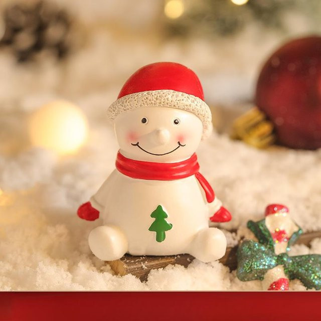 Yiran Furniture Weihnachtsschmuck Schneemann aus Harz in Weiß als Tischdekoration und Geschenkfigur - Bild 1