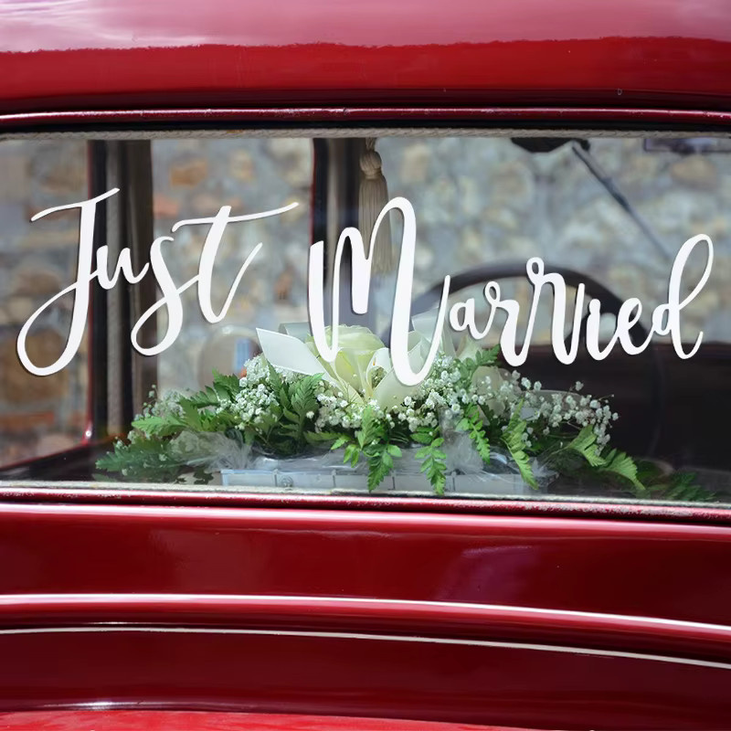 Just Married Autoaufkleber von ZQNYCY in Weiß als abnehmbarer Vinyl-Aufkleber für Hochzeit und Party - Bild 3