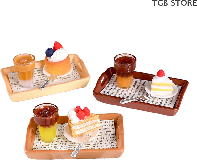DIAPER&CORED Mini-Milchteekuchen mit Teller, Miniatur-Sämmung, 2-teiliges Set - Bild 1
