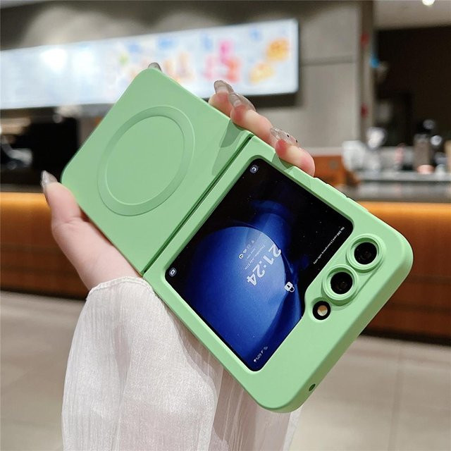 Magnetische Flüssigsilikon Schutzhülle für Samsung Galaxy Z Flip 7 6 5 4 3 in Hellgrün mit kabellosem Laden und stoßfestem Design - Bild 1