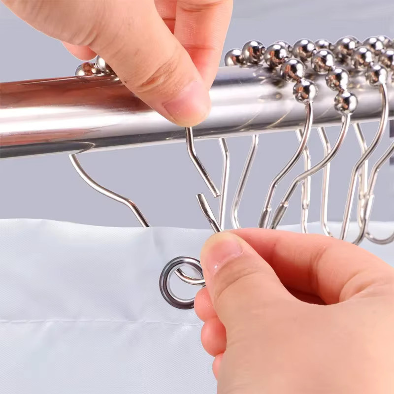 12 Stück Duschvorhangringe aus Metall in Silber mit Anti-Drop-Funktion für Duschstangen - Bild 2
