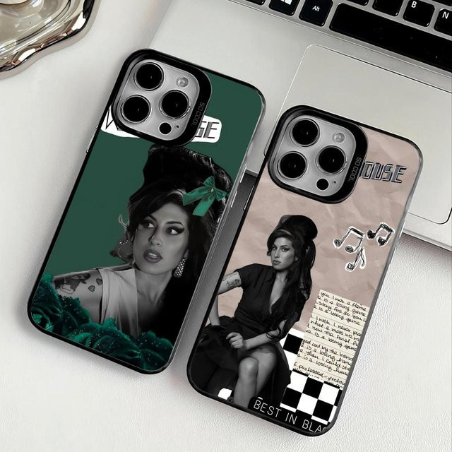 Amy Winehouse Handyhülle für iPhone 17 16 15 14 13 12 11 Pro Max in Mehrfarbig mit Matt Laser Metallic Aurora Effekt - Bild 1