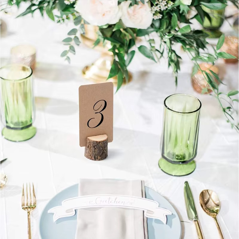 Rustikale Tischkartenhalter aus natürlichem Holz in Braun für Hochzeiten und Partys - Bild 3