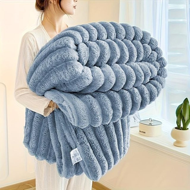 Wendbare Thermofleece-Decke von HappyhomeEE aus weichem Kunstkaninchenfell in Blau, B/B: 70 x 100 cm - Bild 1