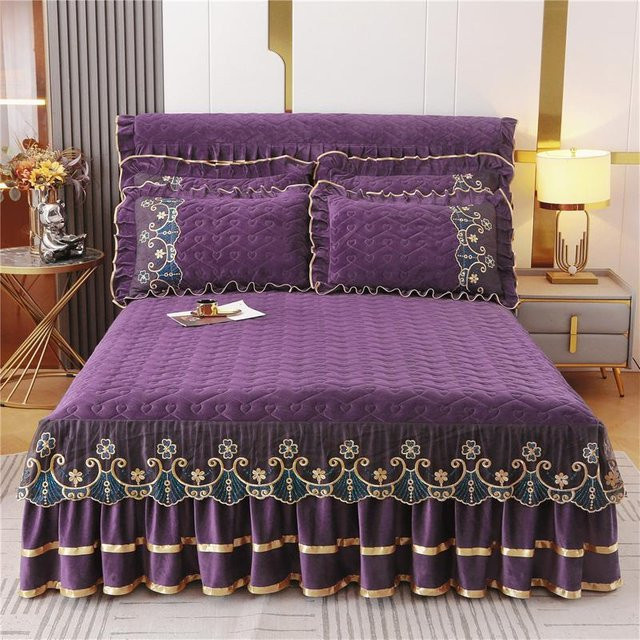 Luxuriöse Winter-Tagesdecke mit Stickerei im europäischen Stil, Farbe: Lila, B/B: 150 x 200 cm - Bild 1