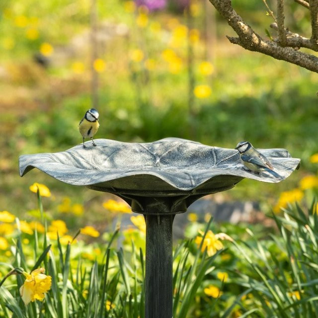 Vogeltränke Silbersee von CJ Wildlife in Silber und Grau aus Kunststoff - Bild 1
