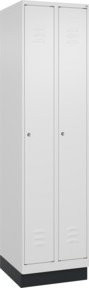C+P Spind Classic PLUS Garderobenschrank mit Sockel, 2 Abteile, Farbe: Grau/Weiß, H x B x T: 195 x 50 x 50 cm, mit Zylinderschloss und 3 Garderobenhaken - Bild 1