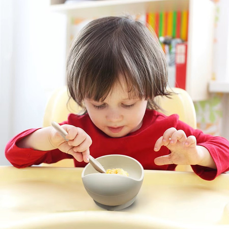 2er Set Baby Silikon Schüssel und Löffel mit Saugnapf in Grün - Bild 2