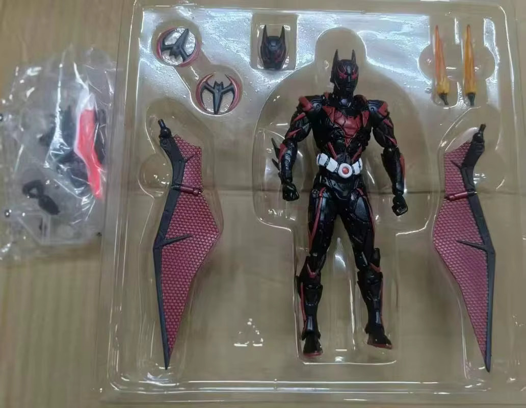 Revoltech Batman Beyond Amazing Yamaguchi, Actionfigur, 16 cm - Bild 3
