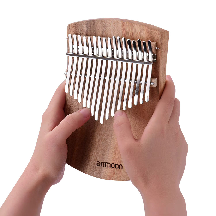 Kalimba 17-Tasten Daumenklavier aus Camphorwood in Braun mit C-Ton inklusive Tasche, Musikbuch, Aufklebern und Stimmhammer - Bild 3