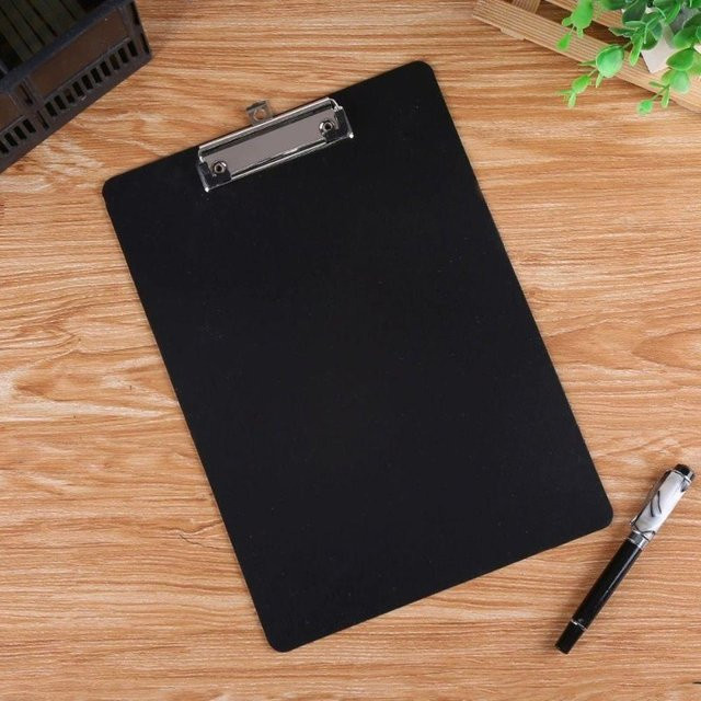 Schreibblock und Dokumentenmappe Yiran Furniture in Schwarz mit flachem Profil und goldenem Clip, A4 - Bild 1