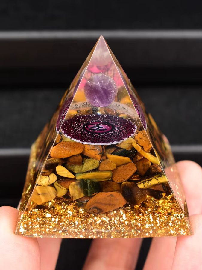 RYCRYSTAL Amethyst Kristall Pyramide als geometrisches Chakra-Heilungswerkzeug und Dekoration für dein Zuhause - Bild 3