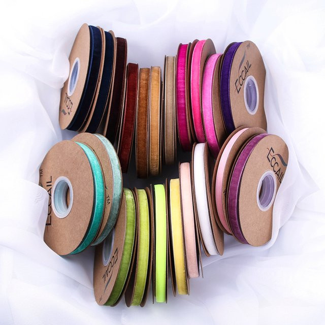 HiYouMi Einseitiges Samtband Braun, 5 Yards weicher beflockter Besatz für DIY-Bastelarbeiten, Haarschleifen und Geschenkverpackungen - Bild 1