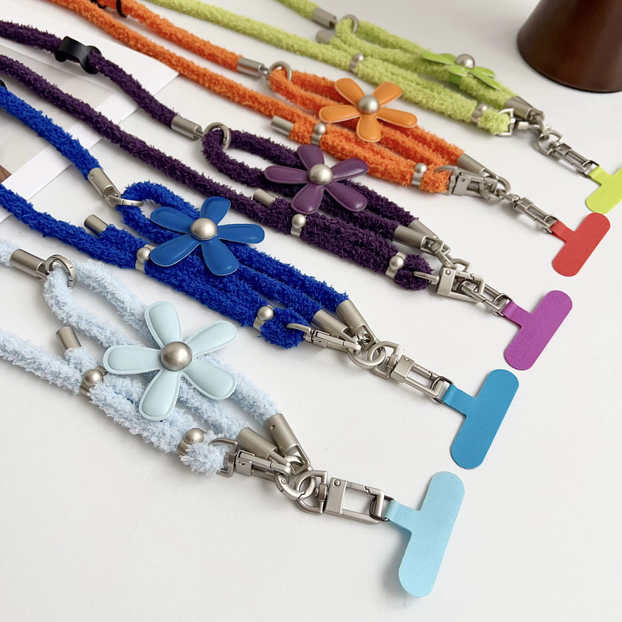 ZHANZHI 3-in-1 360 Grad drehbares Winter-Plüsch-Telefon-Lanyard mit verstellbarem Umhängeband und Handgelenksschlaufe in Schwarz und Multicolour - Bild 3