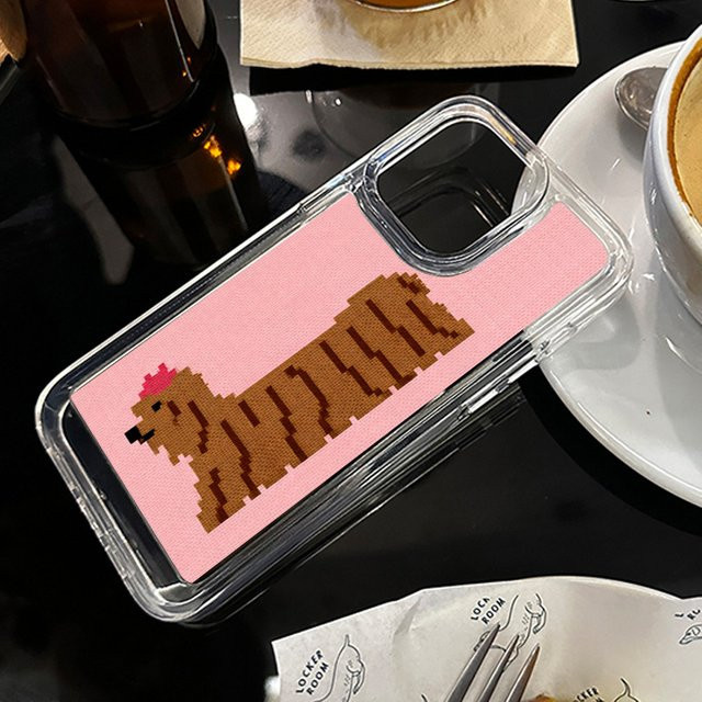DecoPhone Handyhülle mit niedlichem Hundemuster im Pullover-Design für iPhone 11 bis iPhone 17 Pro Max Plus, transparent pink - Bild 1