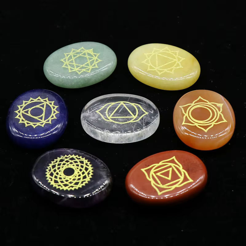 7er Set natürliche Kristallstein Ornamente in ovaler Form für Sieben Chakren Yoga und Heilenergie, mehrfarbig, B/T/H: 28 x 22 x 0,5 cm - Bild 4