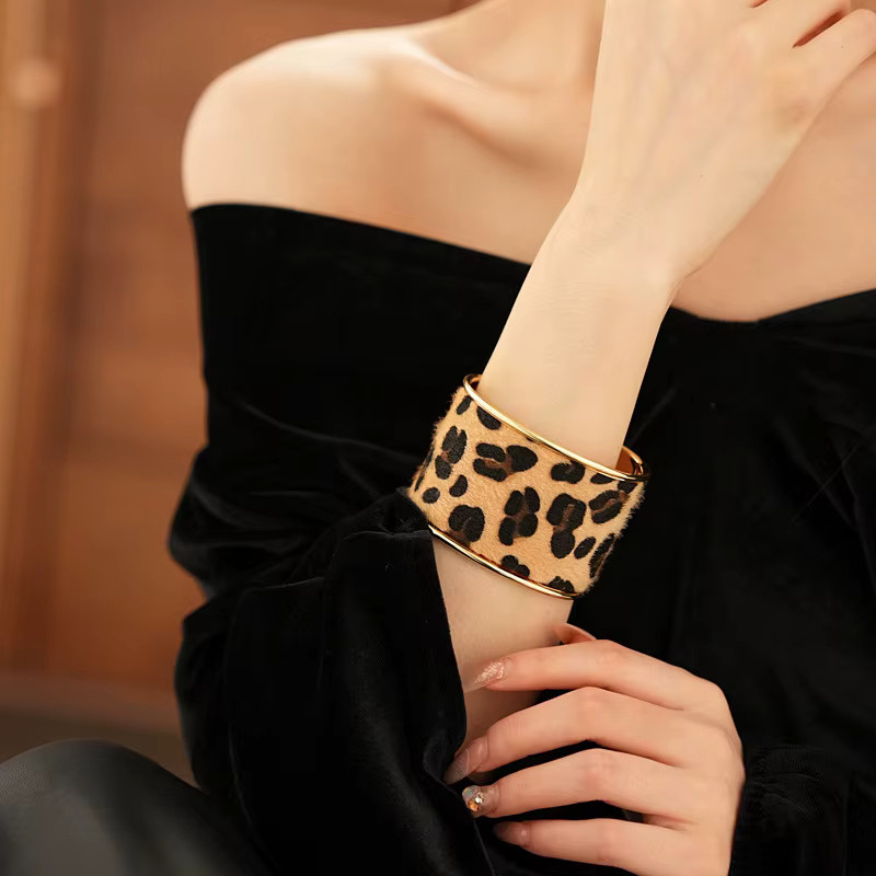 Armreif Leopardenmuster, Manschettenarmband, Damen - Bild 4