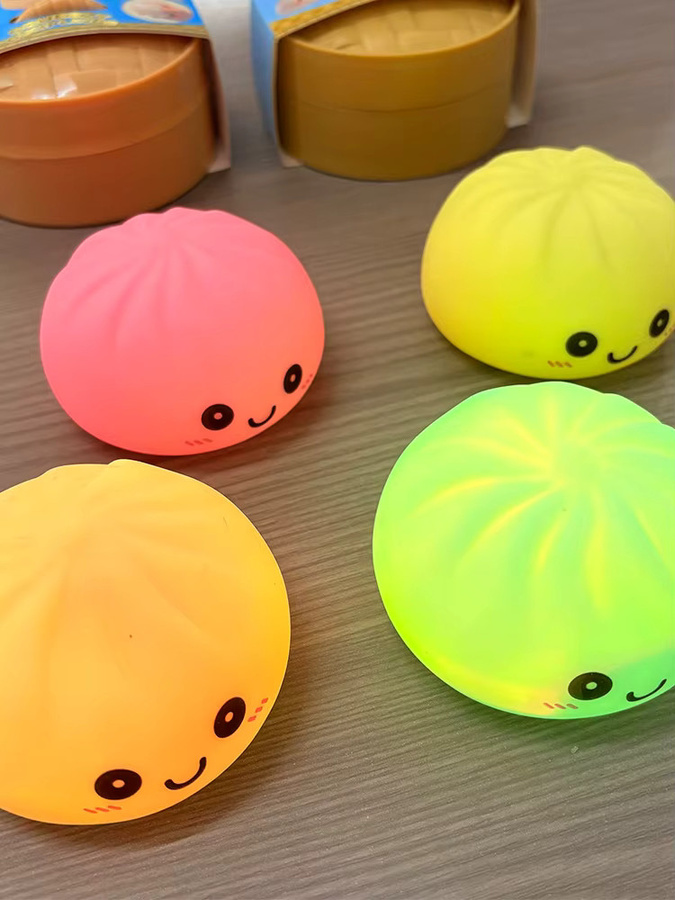 Bandai LED-Bun, Leuchtendes Blasen-Spuck-Spielzeug - Bild 3