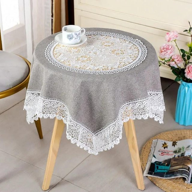 Runde Tischdecke von WTEMPO in Grau mit Patchwork-Design und ausgehöhlter Spitze, Durchmesser: 105 cm - Bild 1