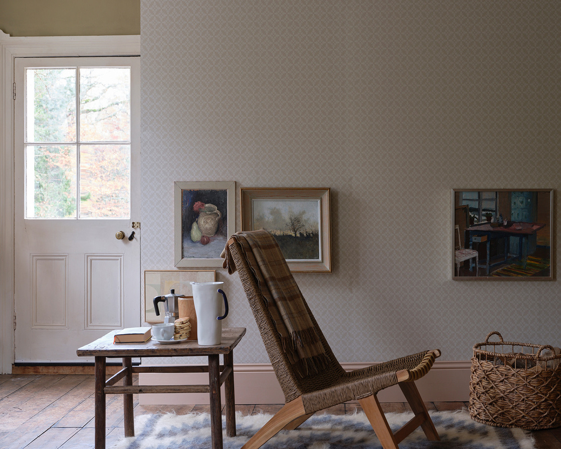 Farrow & Ball Tapete Setting Plaster/Dimity in Pink und Beige mit abstraktem geometrischem Muster - Bild 1