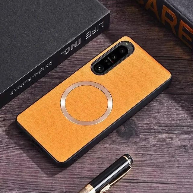 Magnetische Silikonschutzhülle mit Hartgewebe für Sony Xperia 1 VII 1 VI 10 VI 5 V 10 V 1 IV 5 IV 10 IV 1 III 10 III 5 III in Orange - Bild 1