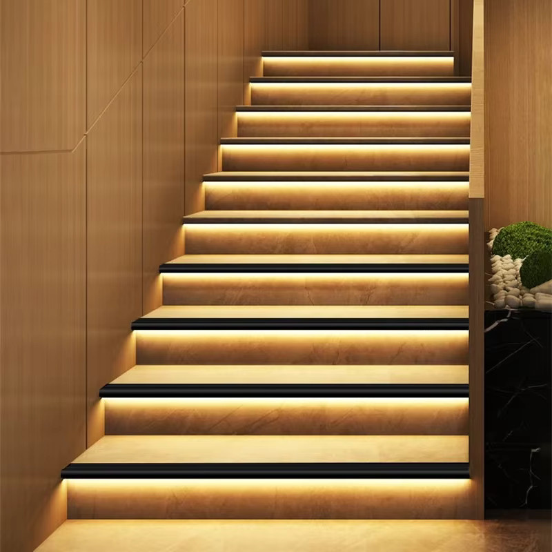 Ksdligh Anti-Rutsch-Treppen-LED-Aluminiumprofil in Schwarz für Sicherheits-Hintergrundbeleuchtung und Kantenschutz - Bild 5