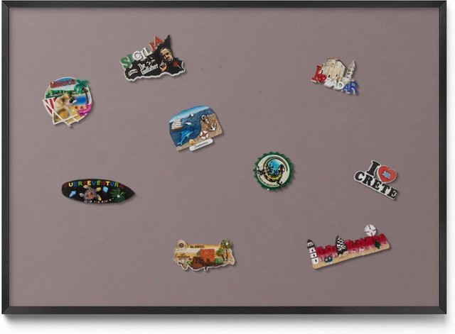 Tulup Magnettafel Magnetboard für Reisemagnete aus Metall in Hellbraun mit schwarzem Rahmen B: 100 cm, H: 70 cm - Bild 1