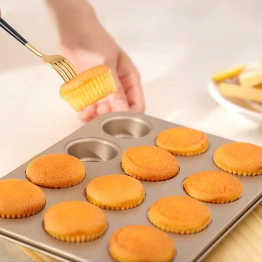 Antihaft Backform aus Carbonstahl für Cupcakes und Muffins in Silber - Bild 2