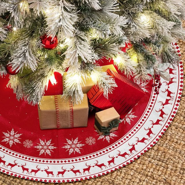 VIKAMA Weihnachtsbaummatte mit Schneeflocken und Rentier Design in Rot, runde Textil-Deko für Weihnachten und Neujahr - Bild 1