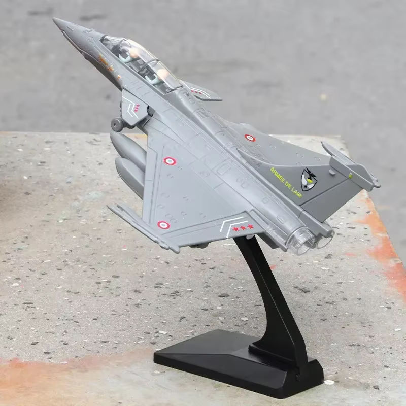 MINI AUTO Rafale Fighter Modellflugzeug aus Metall in Grau als Militärflugzeug Ornament und Geschenk - Bild 2