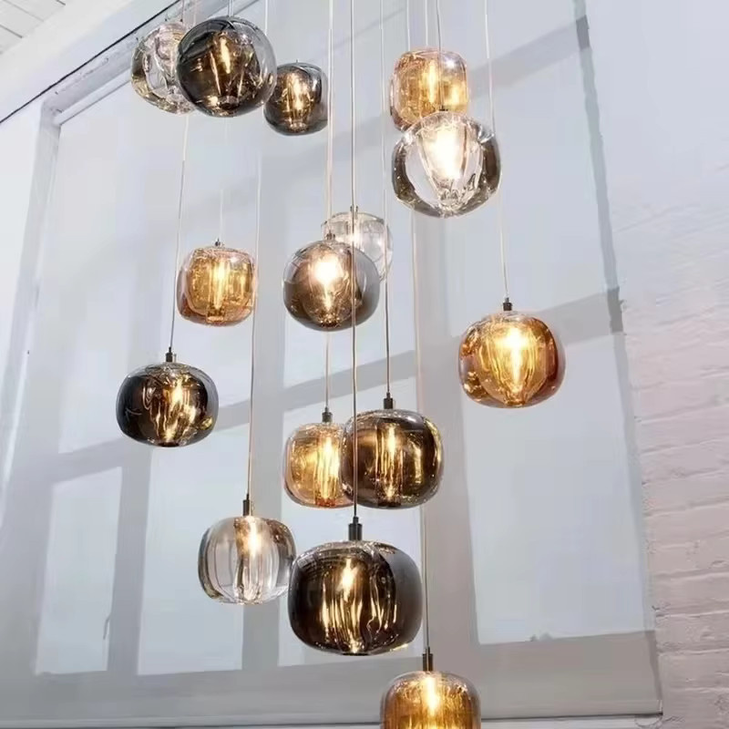 Moderner LED Kristall Kronleuchter in Silber mit transparenten Kristallkugeln als Hängelampe für Wohnzimmer, Küche oder Treppenhaus - Bild 2