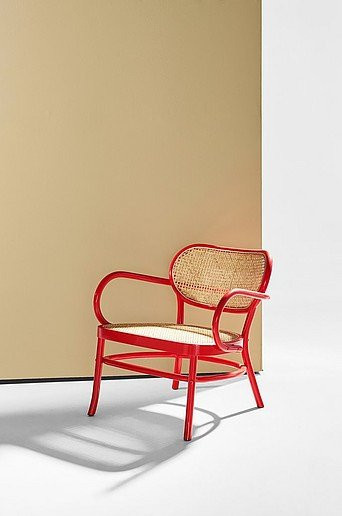 Betty Loungechair aus Bugholz und Rattan in Rot mit Armlehnen im Mid-Century Design - Bild 1