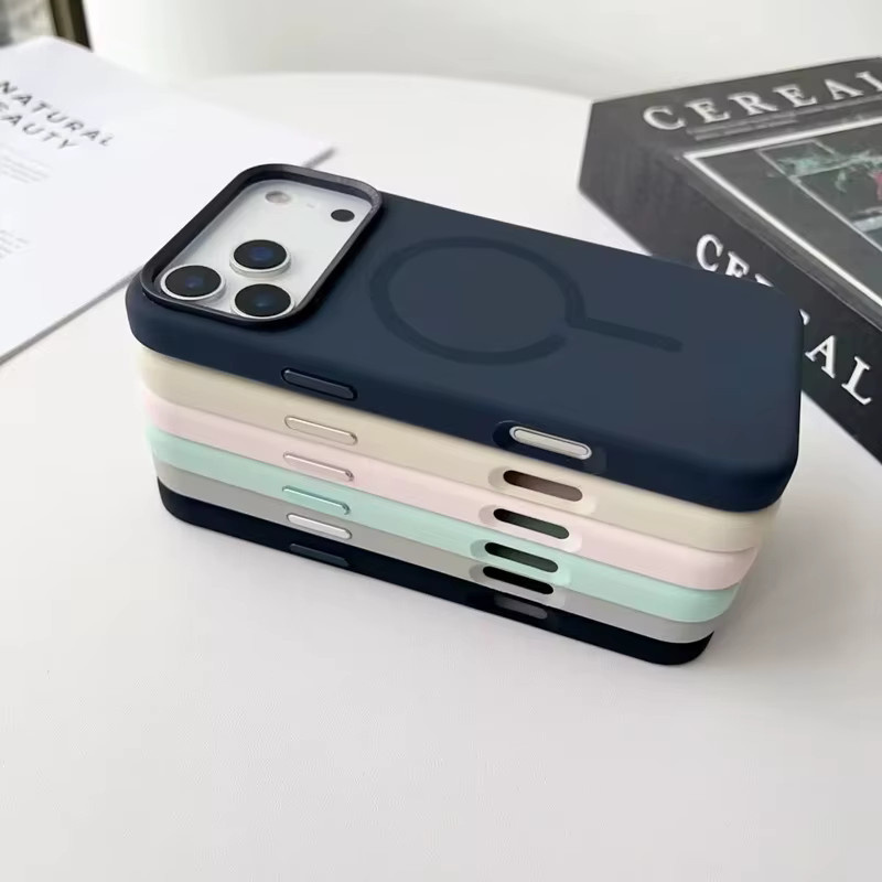 Apple Flüssigsilikon-Handyhülle mit MagSafe und Alloy Lens Protect für iPhone 17 Pro Max und iPhone 17 Air in Schwarz - Bild 1