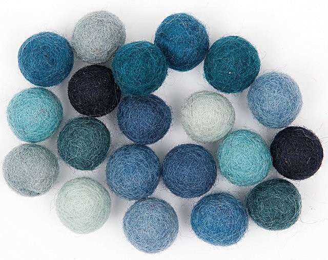 Rico Design Filz-Kugelmix aus Schafwolle in Blau, 20 Stück, Durchmesser: 1,5 cm - Bild 1