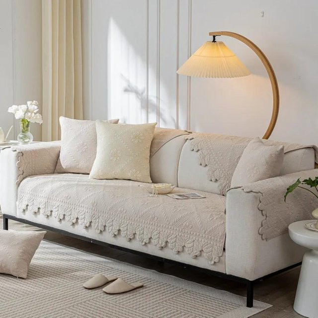 Nordisches Sofakissen in Beige als quadratischer Couchbezug aus Polyester, B/H: 45 x 45 cm - Bild 1