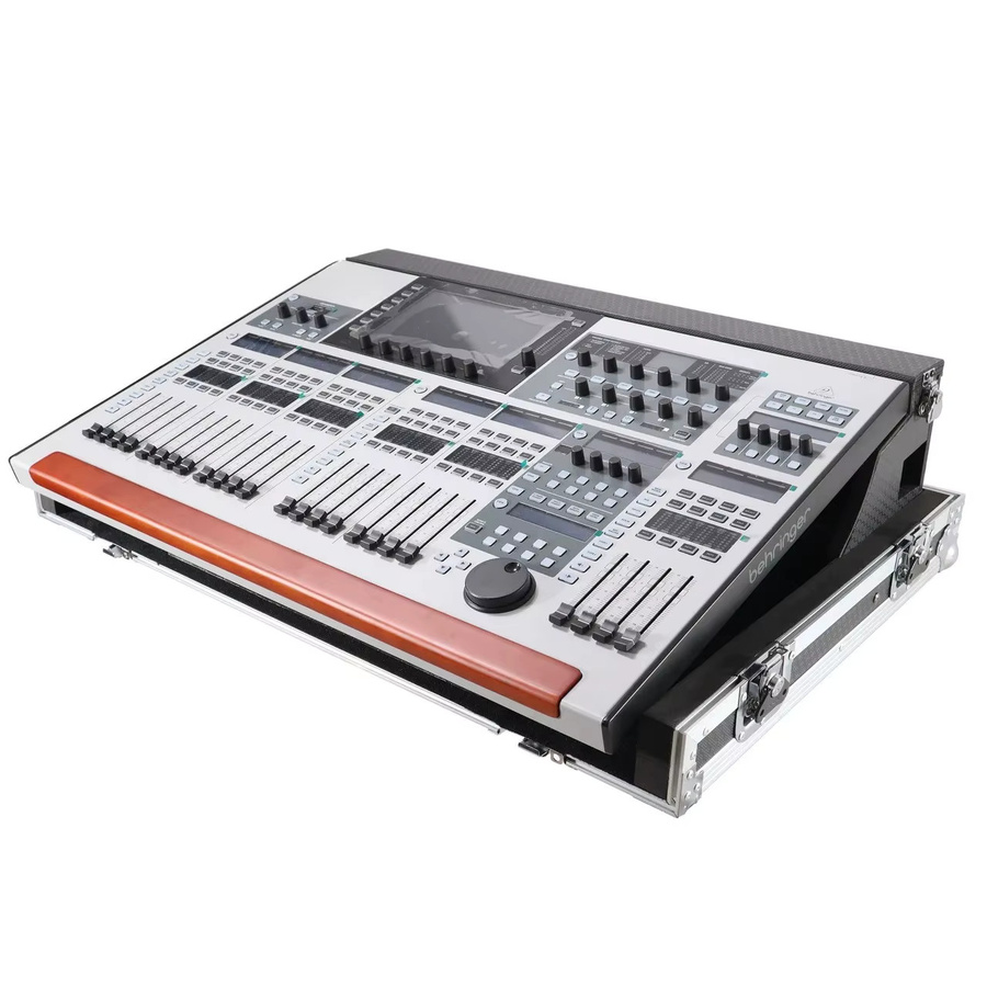 Behringer Wing Digital Audio Mixer Flightcase mit Doghouse - Bild 2