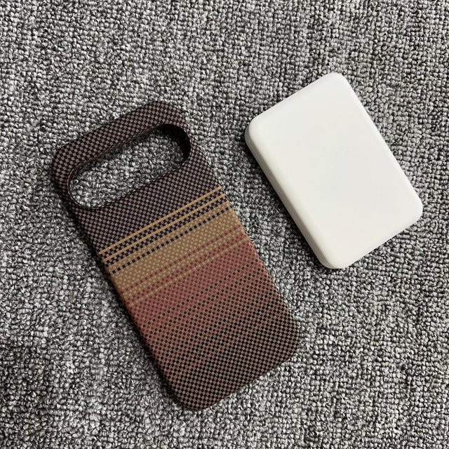 Mattierte MagSafe Handyhülle aus Carbonfaser und Kevlar für Google Pixel 10, 9 Pro und 9 Pro XL in Multicolour - Bild 1