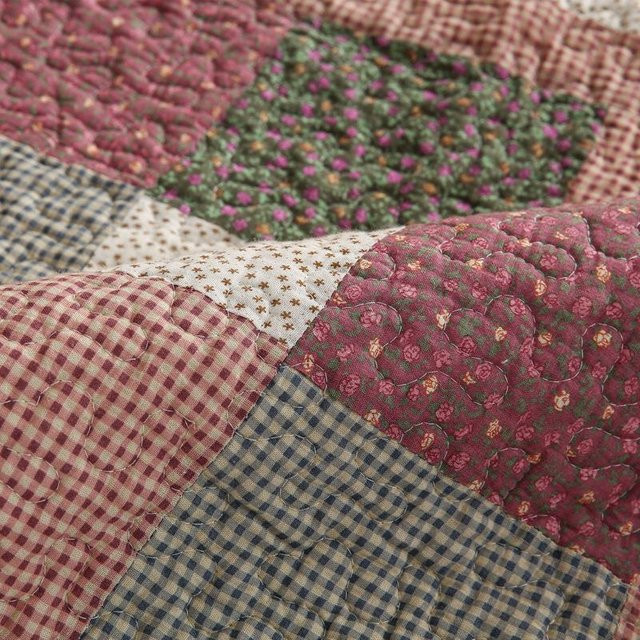 Handgefertigtes gestepptes Sofakissen aus 100% Baumwolle mit floralem Design, Super Six, B/B: 70 x 70 cm - Bild 1